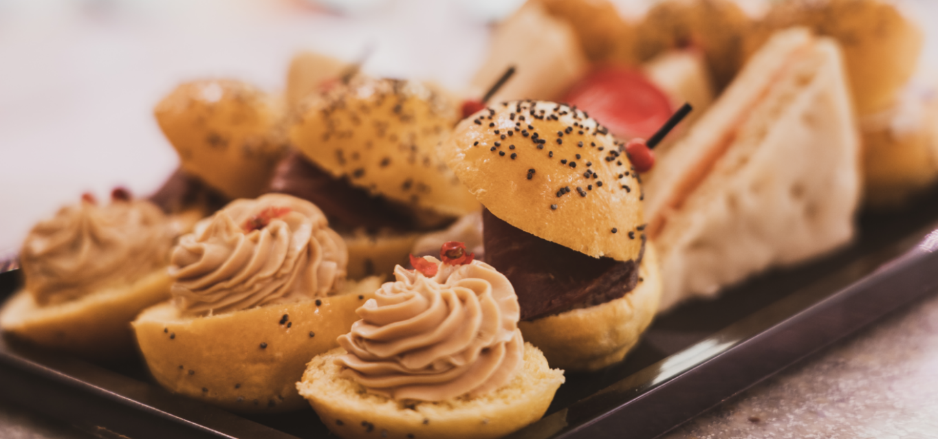 Chanel charcuterie traiteur - canapes petits fours pour evenements et réunions professionnelles sur la Cotière 01